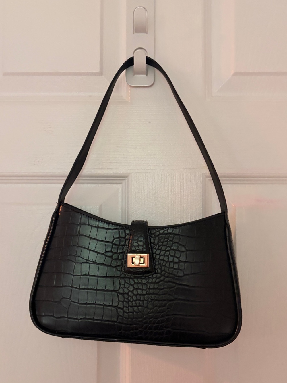 H&M Black Croc-Embossed Shoulder Bag with Gold-Tone Twist Lock